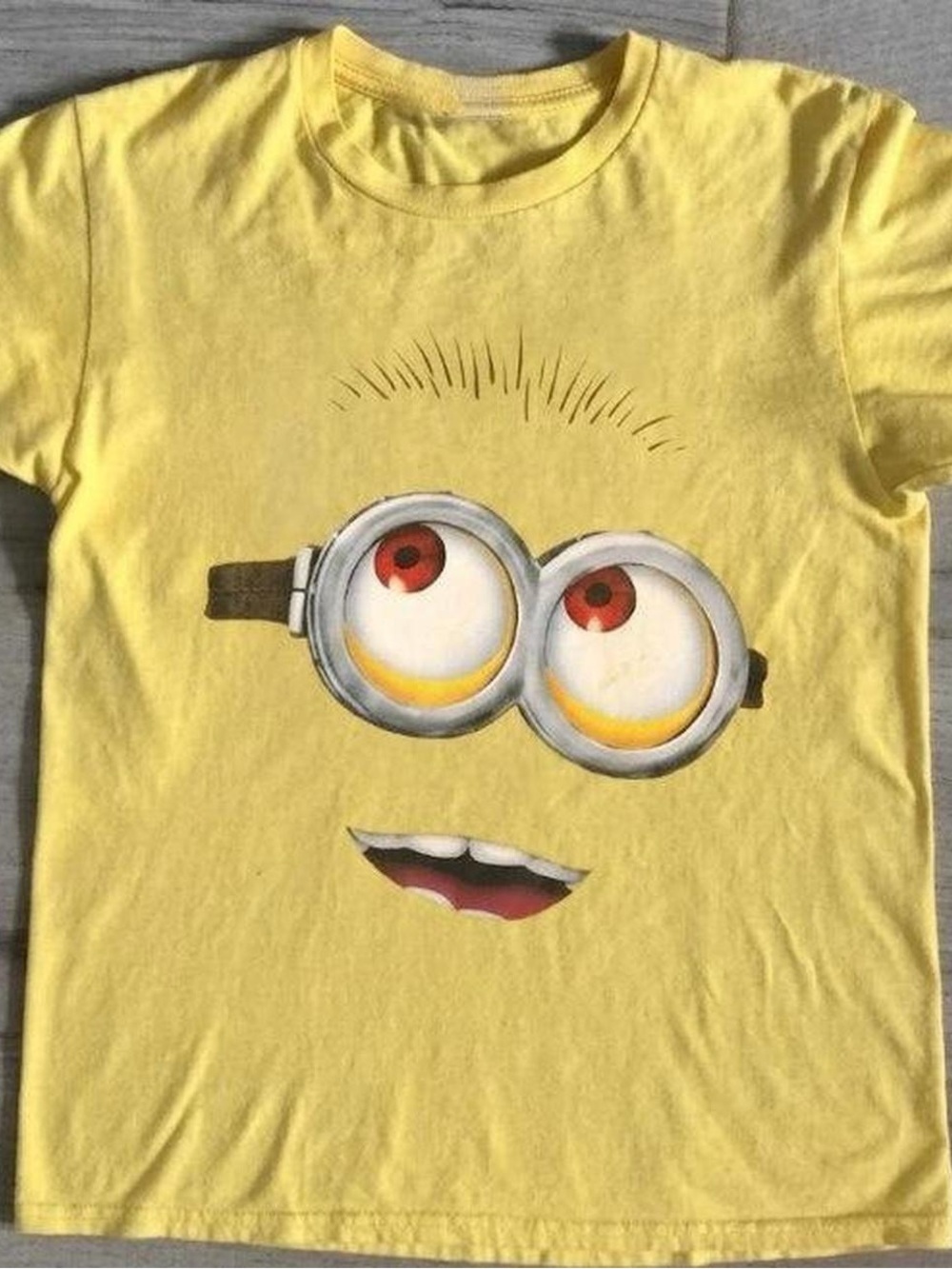 Gildan Daisy Minion Face Graphic T-Shirt